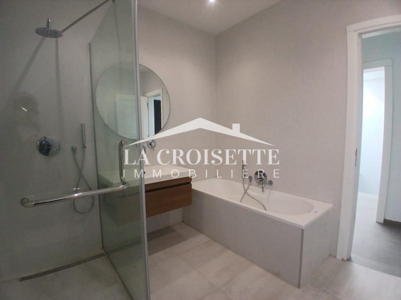 Villa S+3 avec piscine à Gammarth