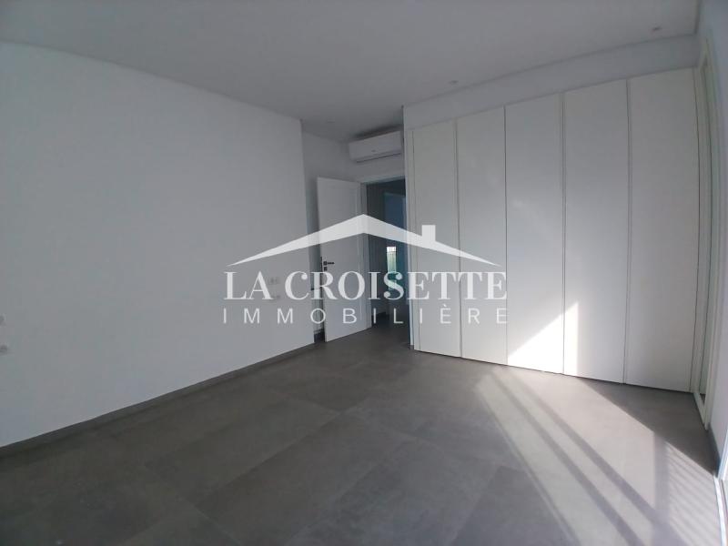 Villa S+3 avec piscine à Gammarth