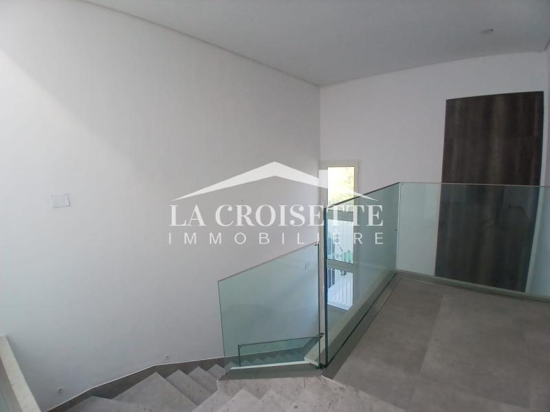 Villa S+3 avec piscine à Gammarth