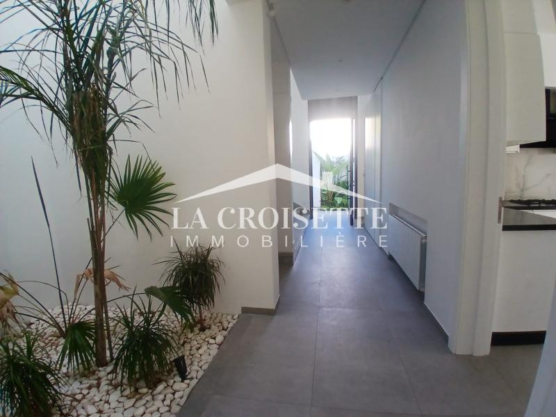 Villa S+3 avec piscine à Gammarth