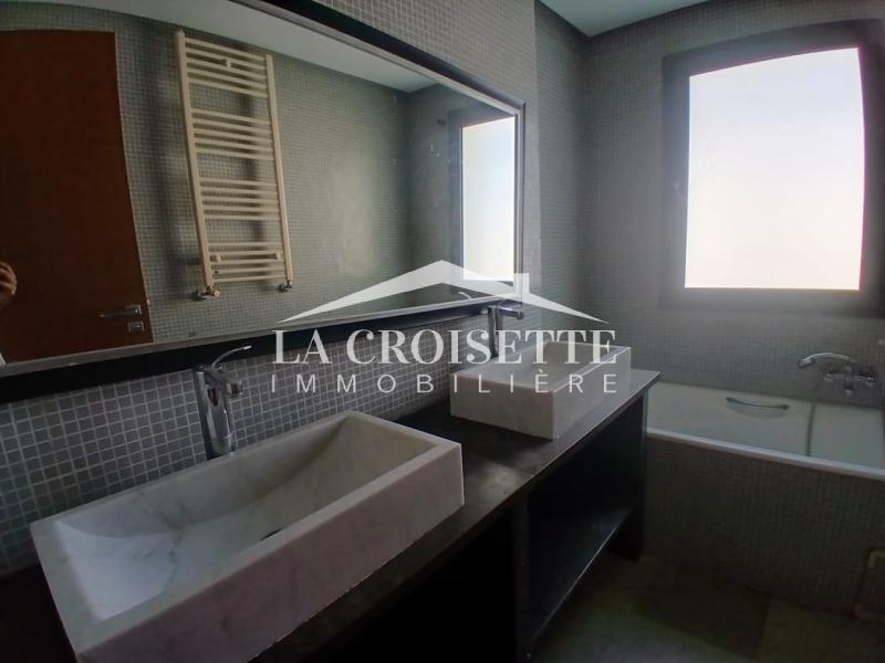 Villa S+5 avec piscine au Lac 2