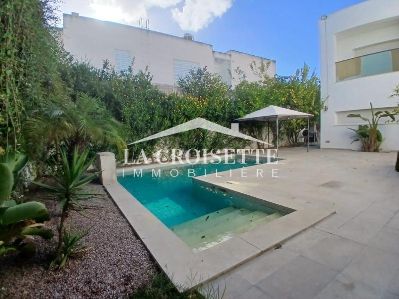 Villa S+5 avec piscine au Lac 2