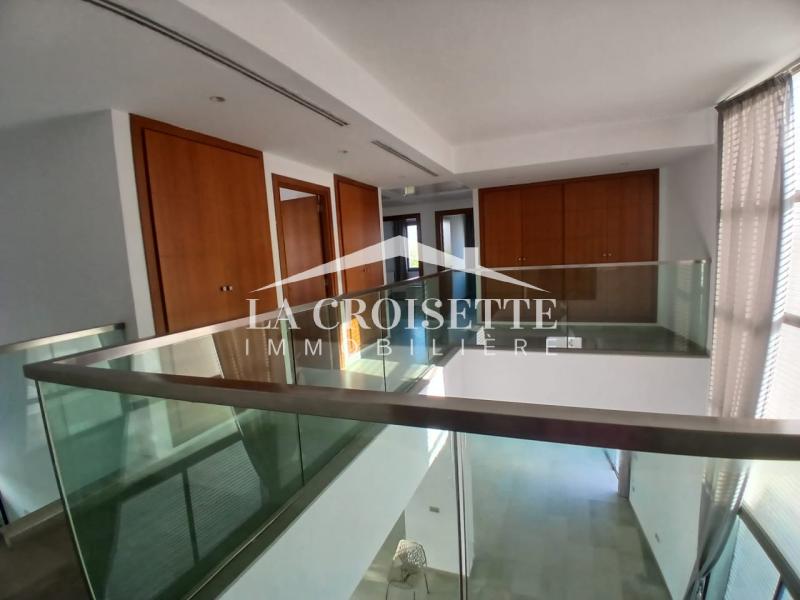 Villa S+5 avec piscine au Lac 2