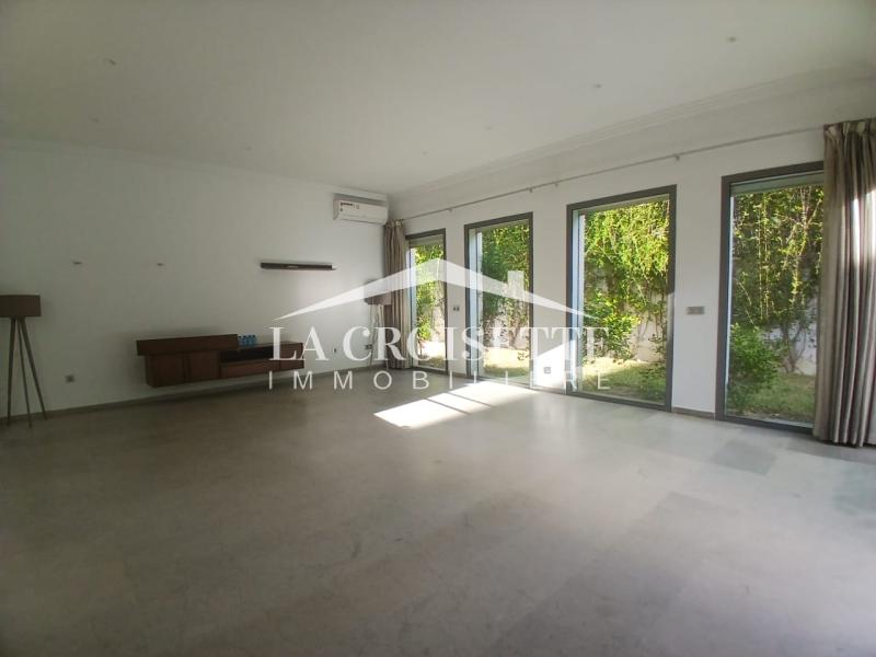 Villa S+5 avec piscine au Lac 2