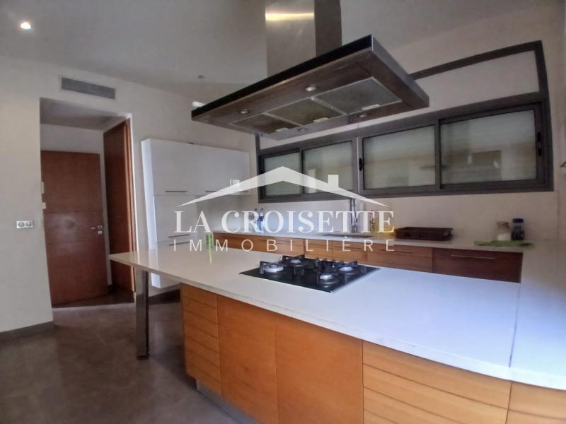 Villa S+5 avec piscine au Lac 2