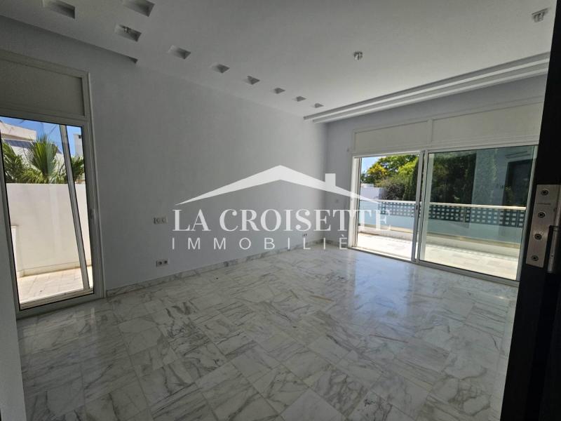Villa S+5 avec piscine à La Marsa