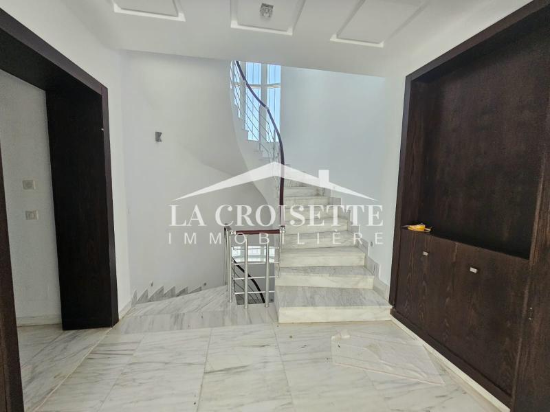 Villa S+5 avec piscine à La Marsa