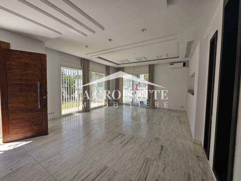 Villa S+5 avec piscine à La Marsa