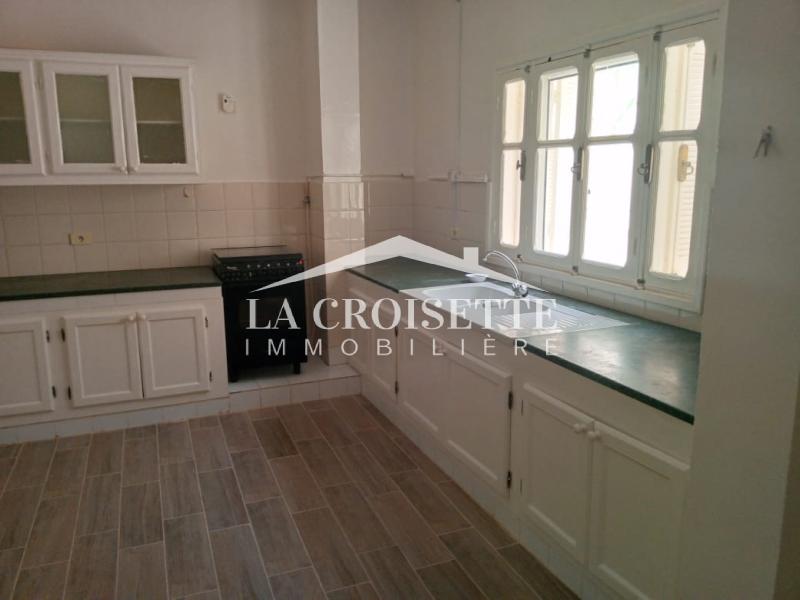 Villa S+4 avec piscine à La Marsa