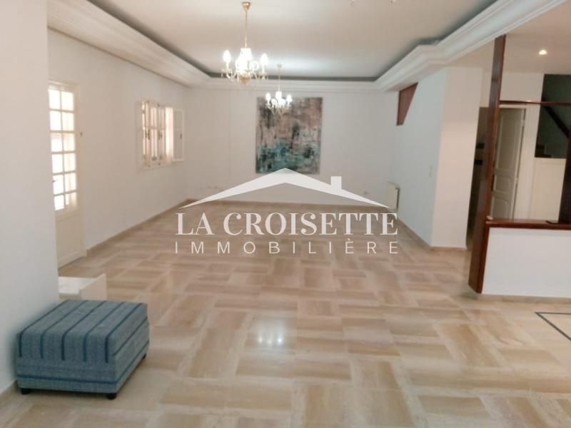 Villa S+4 avec piscine à La Marsa