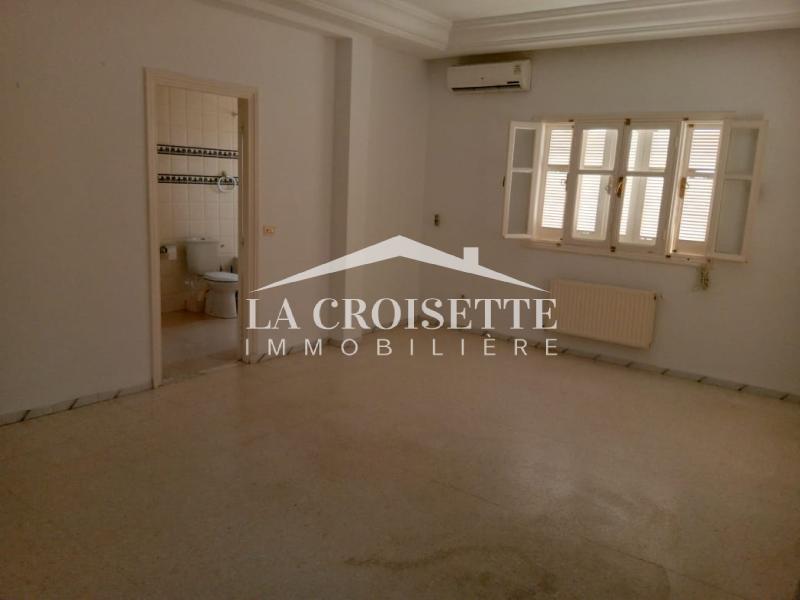 Villa S+4 avec piscine à La Marsa