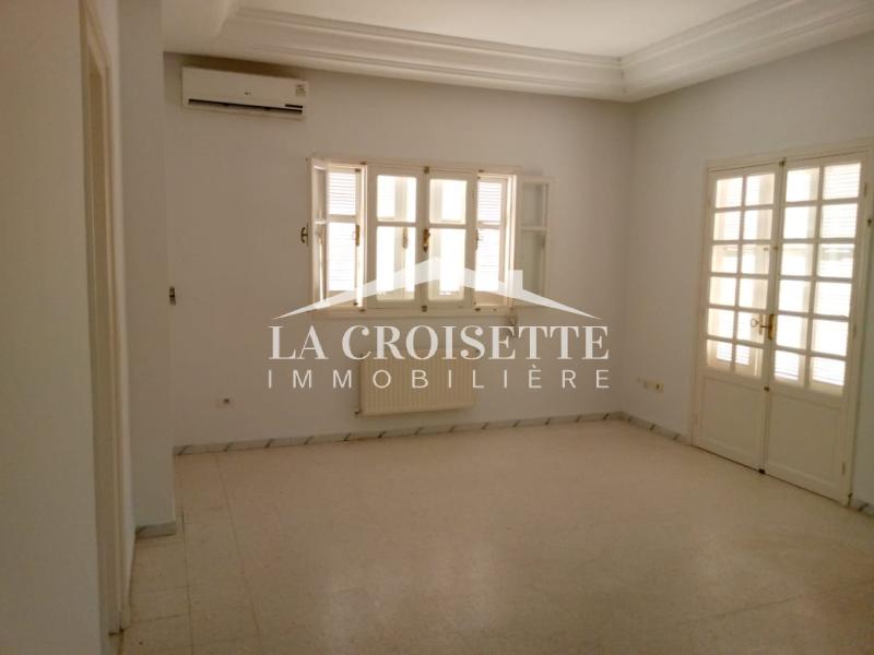 Villa S+4 avec piscine à La Marsa