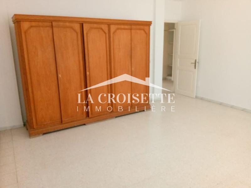 Villa S+4 avec piscine à La Marsa