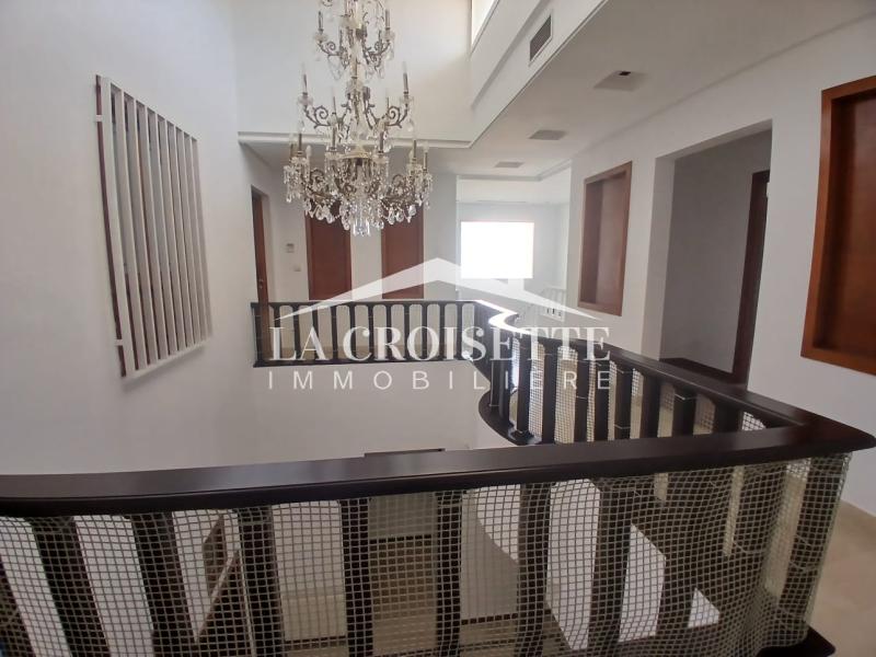 Villa S+6 avec piscine aux Berges du Lac 2