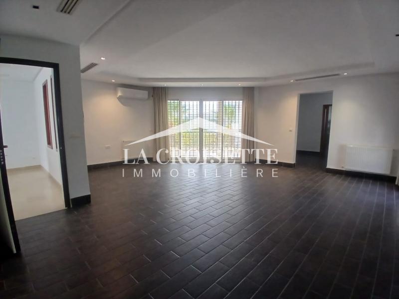 Villa S+6 avec piscine aux Berges du Lac 2