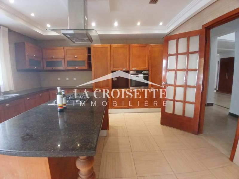 Villa S+6 avec piscine aux Berges du Lac 2