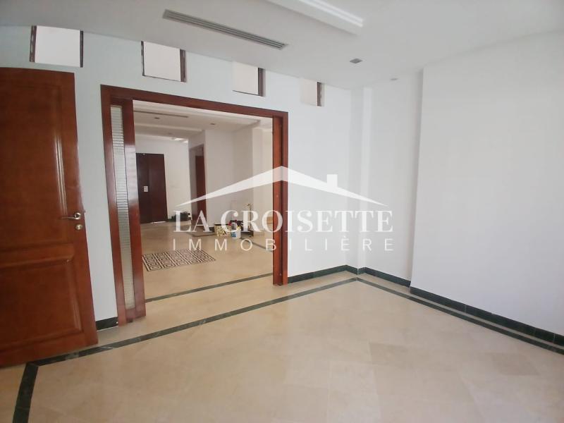 Villa S+6 avec piscine aux Berges du Lac 2