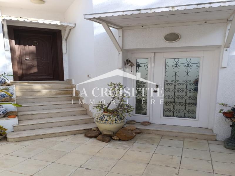 Villa S+4 meublée à La Marsa