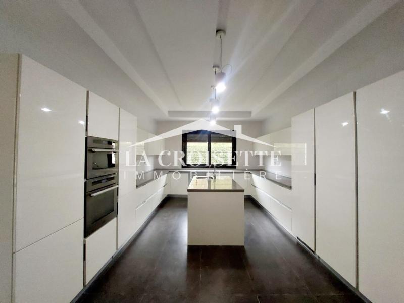 Villa S+5 avec piscine à Gammarth