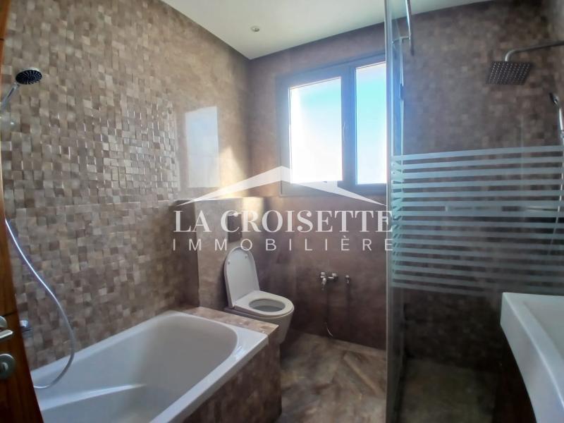 Villa S+5 avec piscine au Lac 2