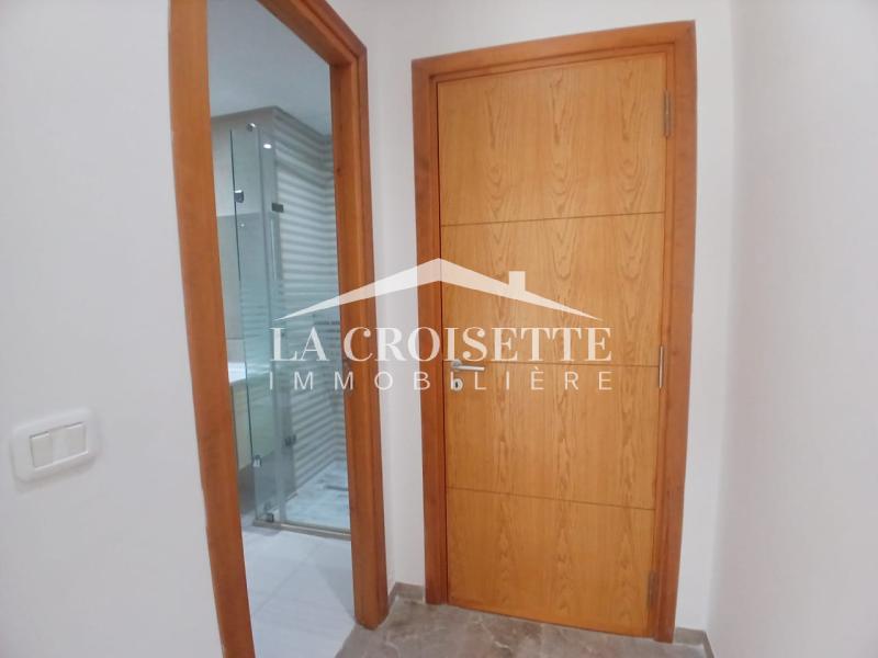 Villa S+5 avec piscine au Lac 2