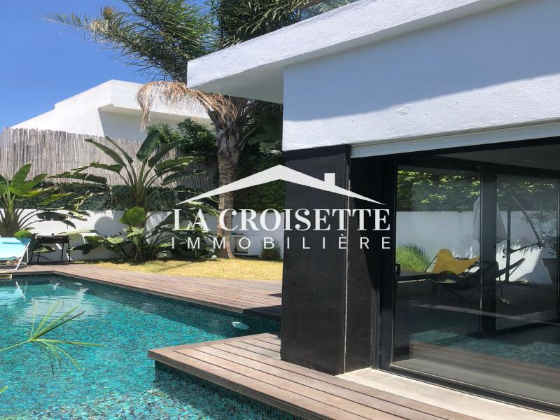 Villa S+4 avec piscine à La Soukra