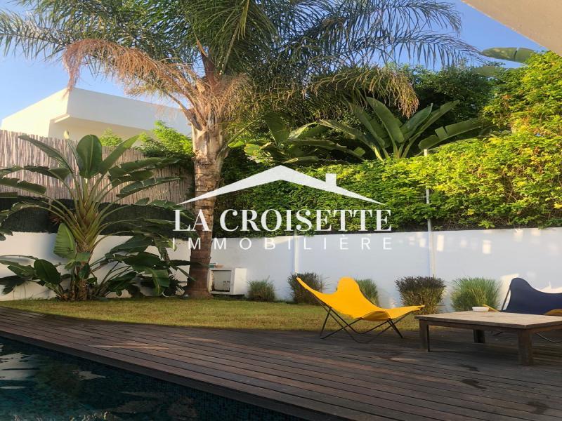 Villa S+4 avec piscine à La Soukra