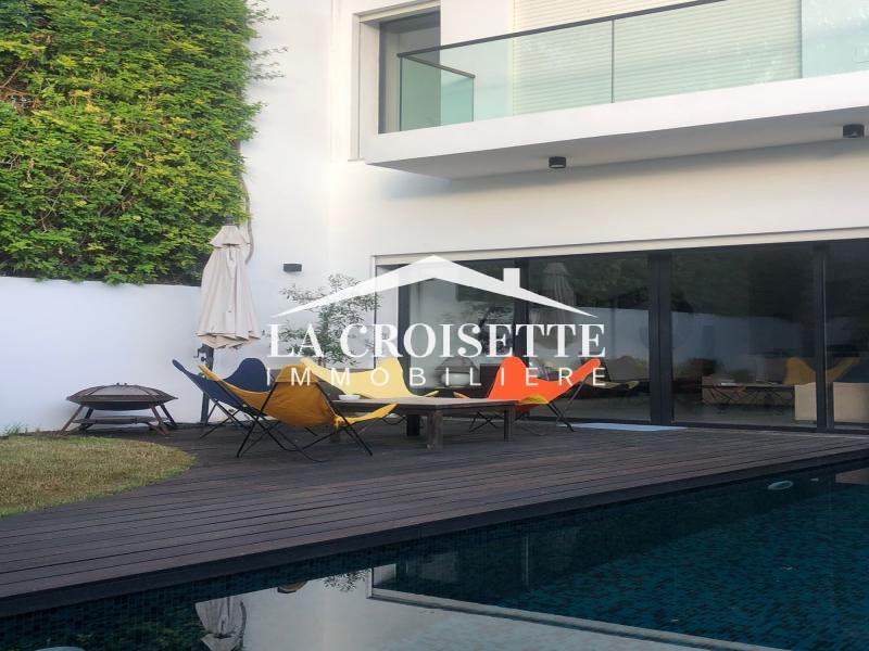 Villa S+4 avec piscine à La Soukra