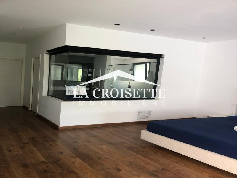 Villa S+4 avec piscine à La Soukra