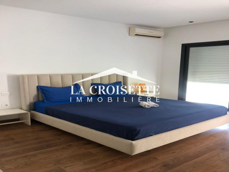 Villa S+4 avec piscine à La Soukra