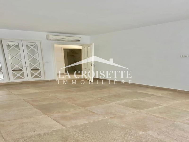 Villa S+4 avec piscine à La Marsa