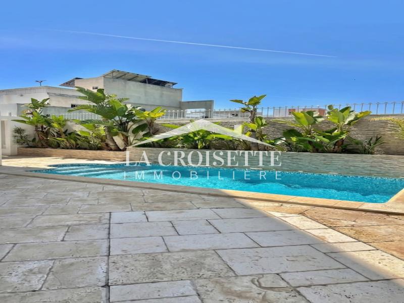 Villa S+4 avec piscine à La Marsa