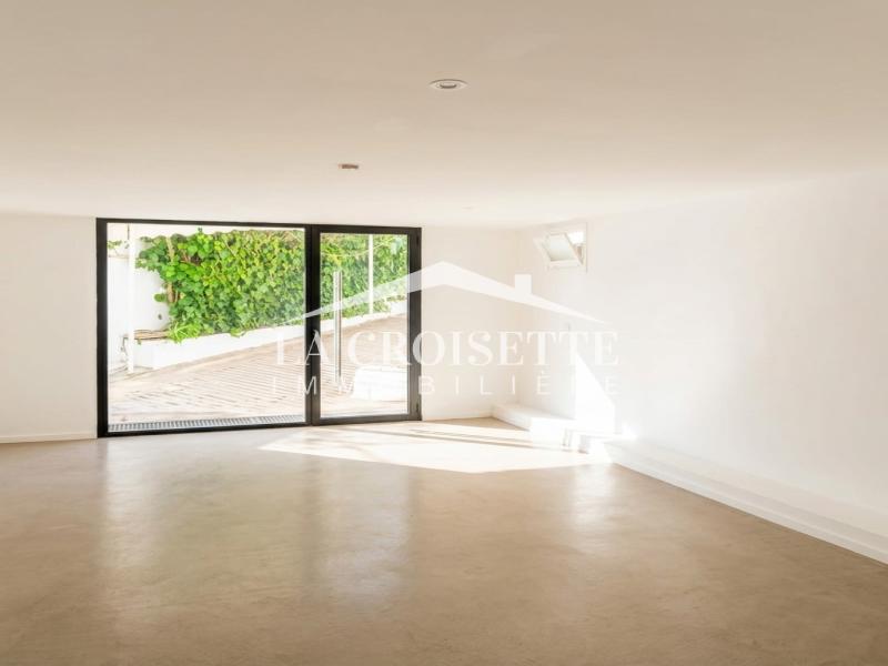 Villa S+6 avec piscine à Gammarth 