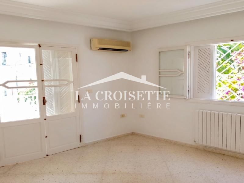 Villa S+6 avec piscine à Gammarth 