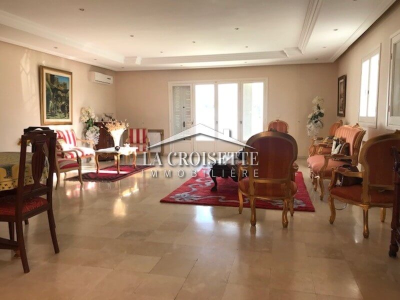  Villa S+4 meublée à la Soukra  