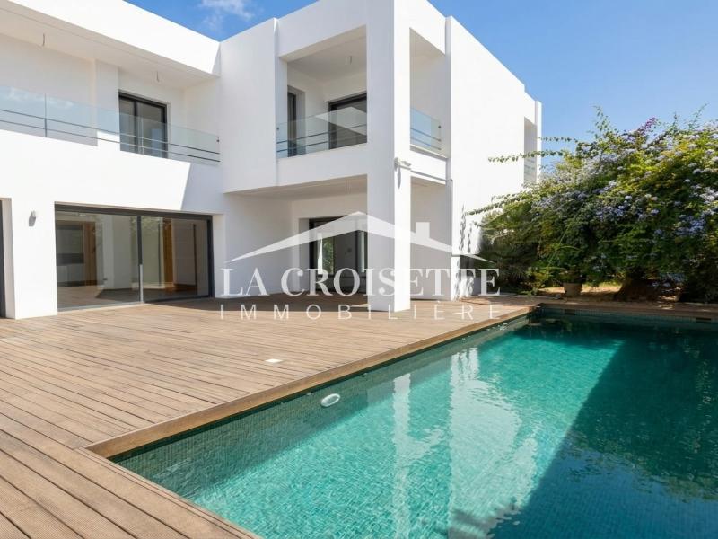 Villa S+4 avec piscine à La Marsa