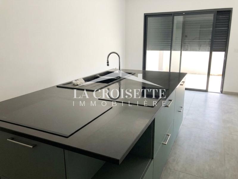 Villa S+5 avec piscine à Gammarth