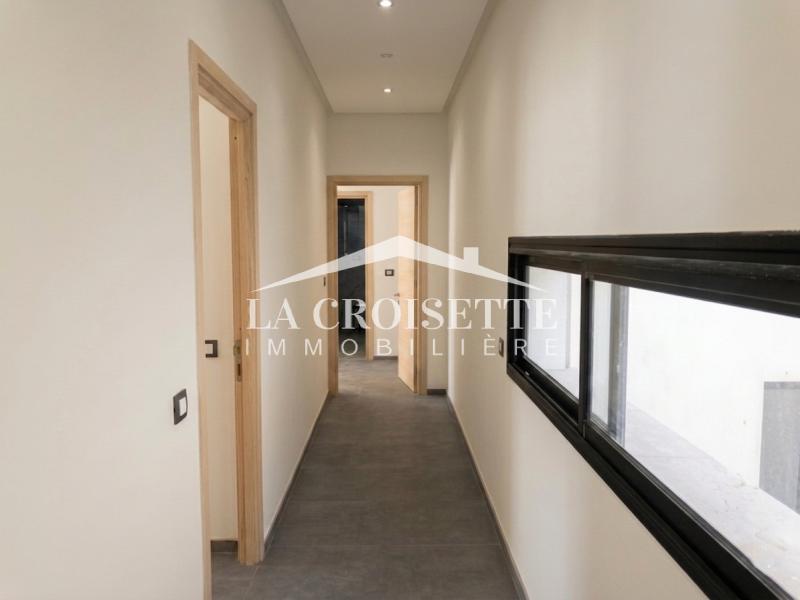 Villa S+5 avec piscine à Gammarth