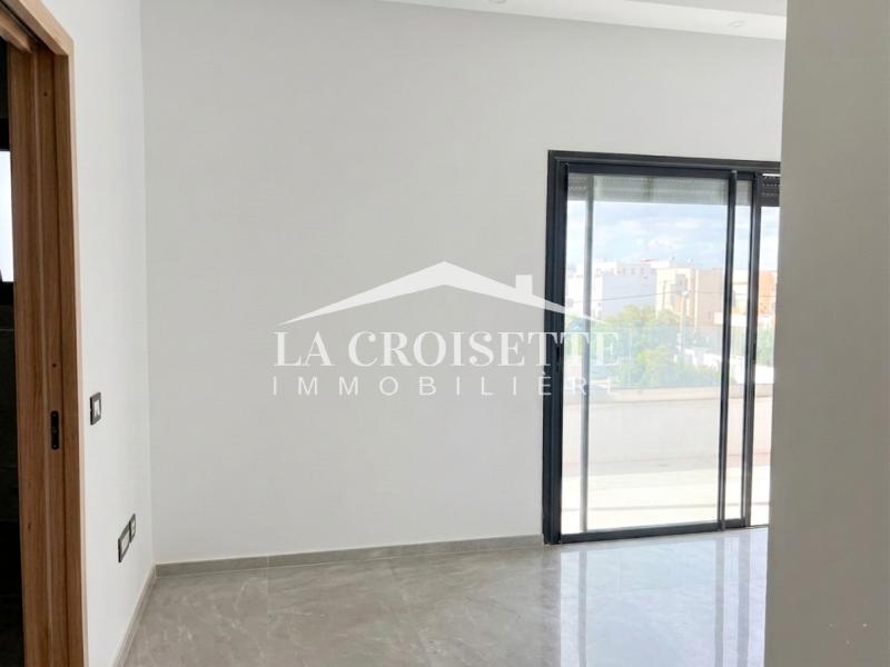 Villa S+5 avec piscine à Gammarth