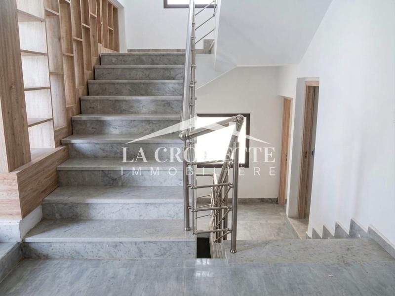 Villa S+5 avec piscine à Gammarth
