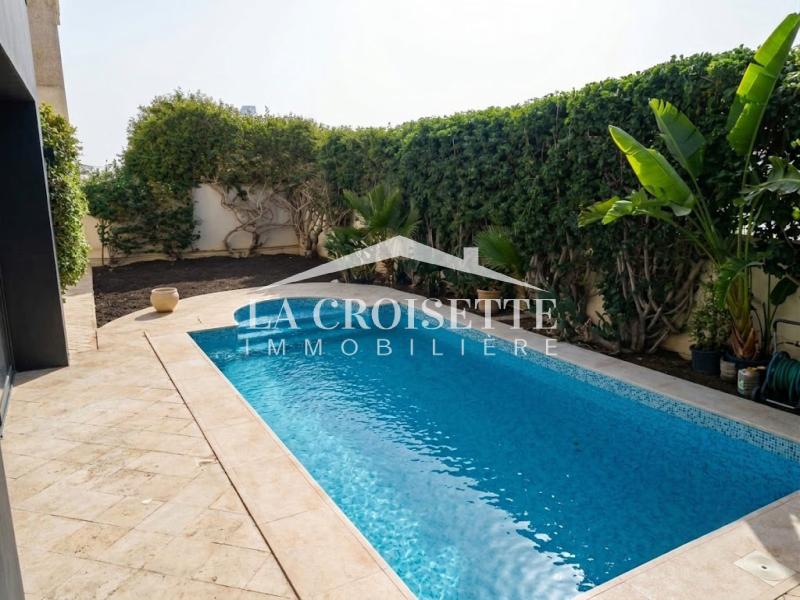 Villa S+4 avec jardin et piscine à La Marsa 