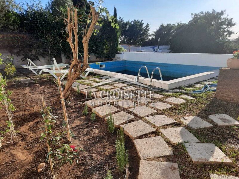 Une villa S+3 meublée avec piscine à Sidi Bou Said
