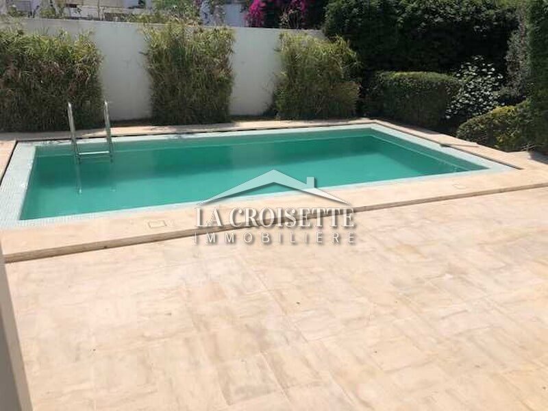 Villa S+5 avec piscine à Gammarth 