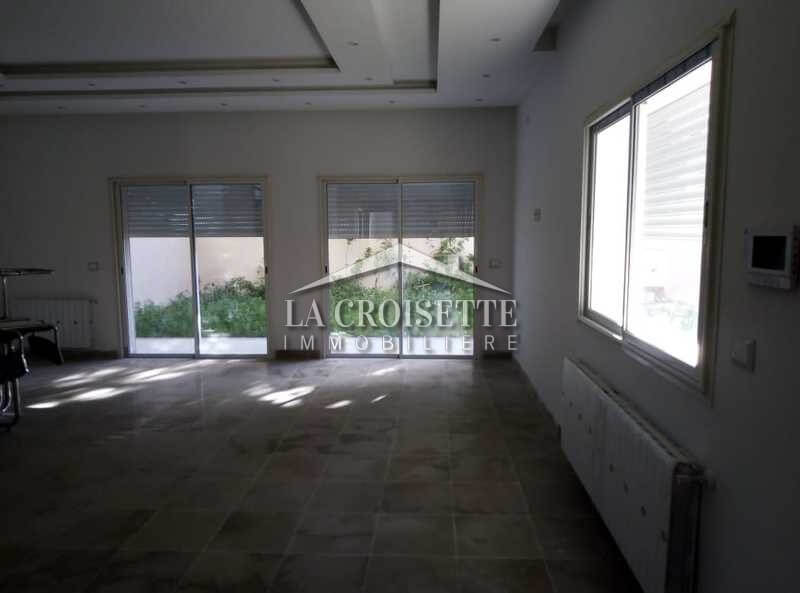 Villa S+4 à La Soukra