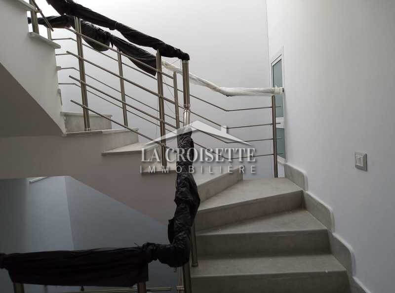 Villa S+4 à La Soukra