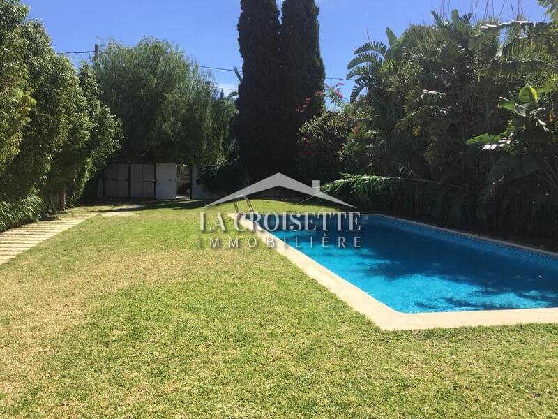 Villa S+5  à la Marsa 