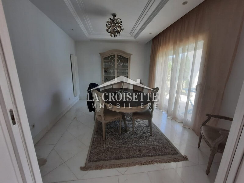 Villa S+4 avec piscine à Gammarth