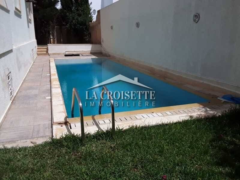 Villa S+6 avec piscine à Gammarth