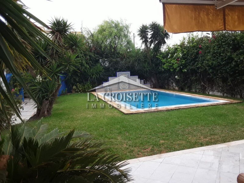 Villa S+6 meublée avec piscine à La Marsa