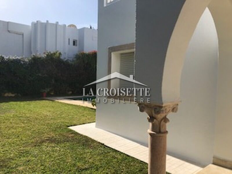 Une villa S+5 avec piscine à La Marsa